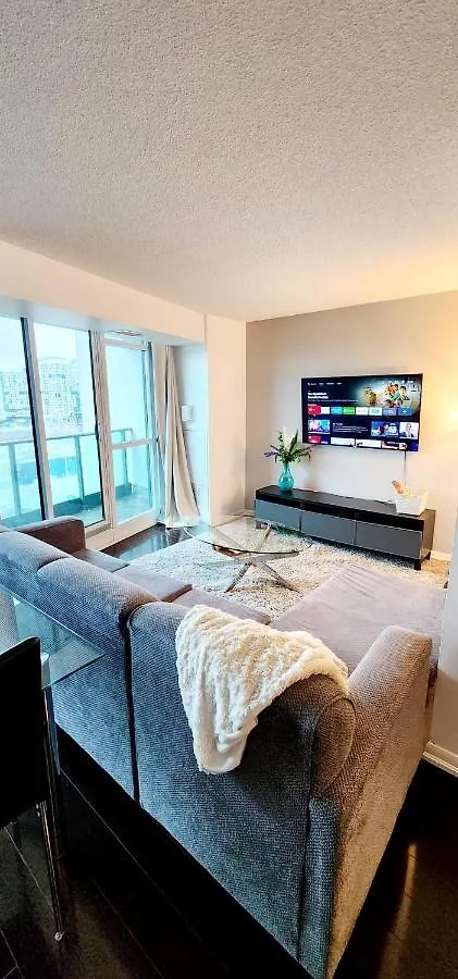 Lakefront Living Downtown Toronto - Free Parking, Gym, Indoor Pool